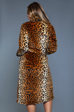 Cargar imagen en el visor de la galería, 2071 Leopard Robe